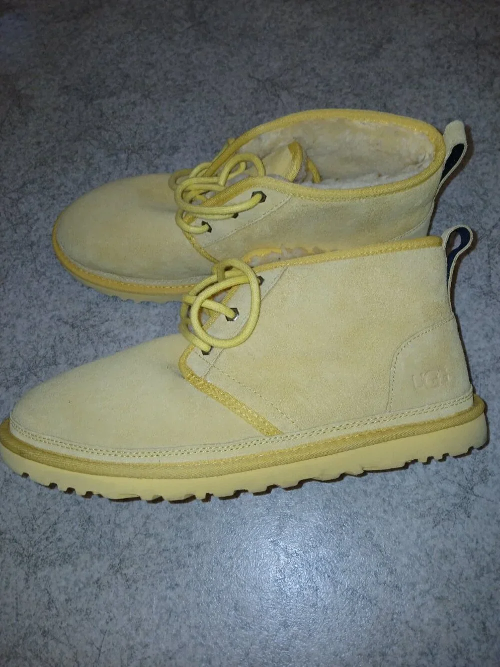 UGG Men's Yellow Chukka Boots Newmel sz 11 M
